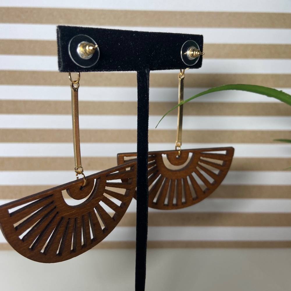 Boho Wood Fan Long with Gold Color Earring NEW! - Picture 3 of 4